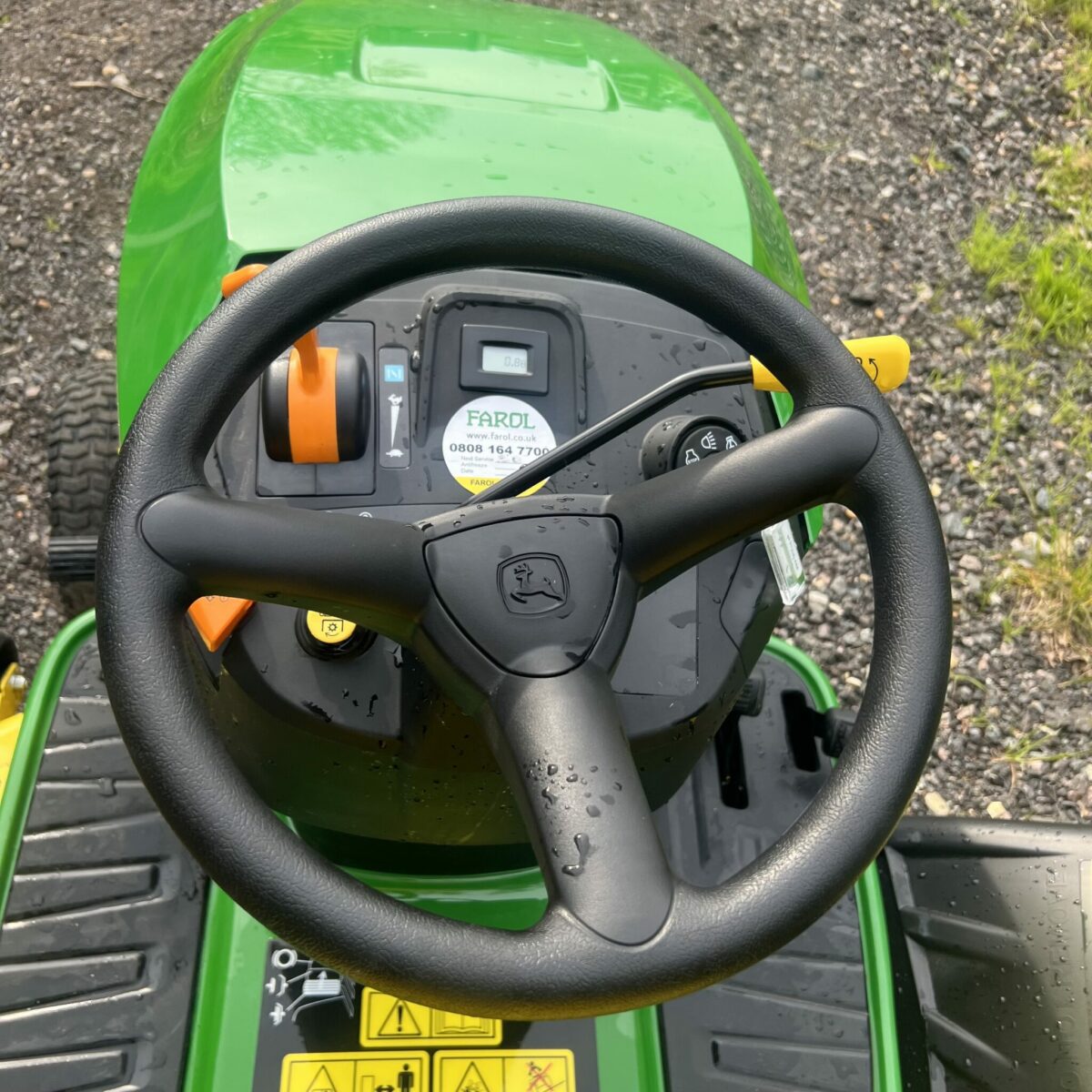 New John Deere X107 Lawn Tractor + Collector - Image 6