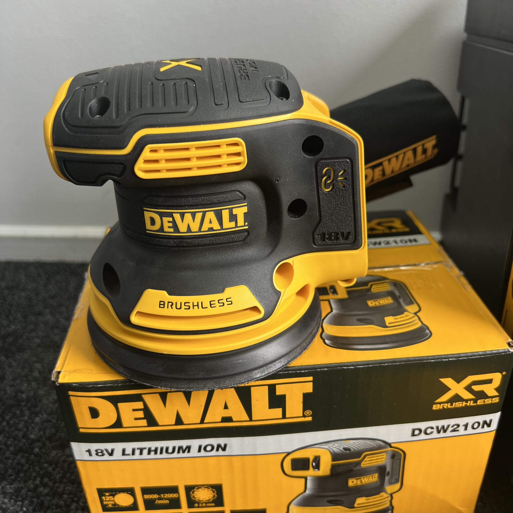 Dewalt orbital sander 18v best sale