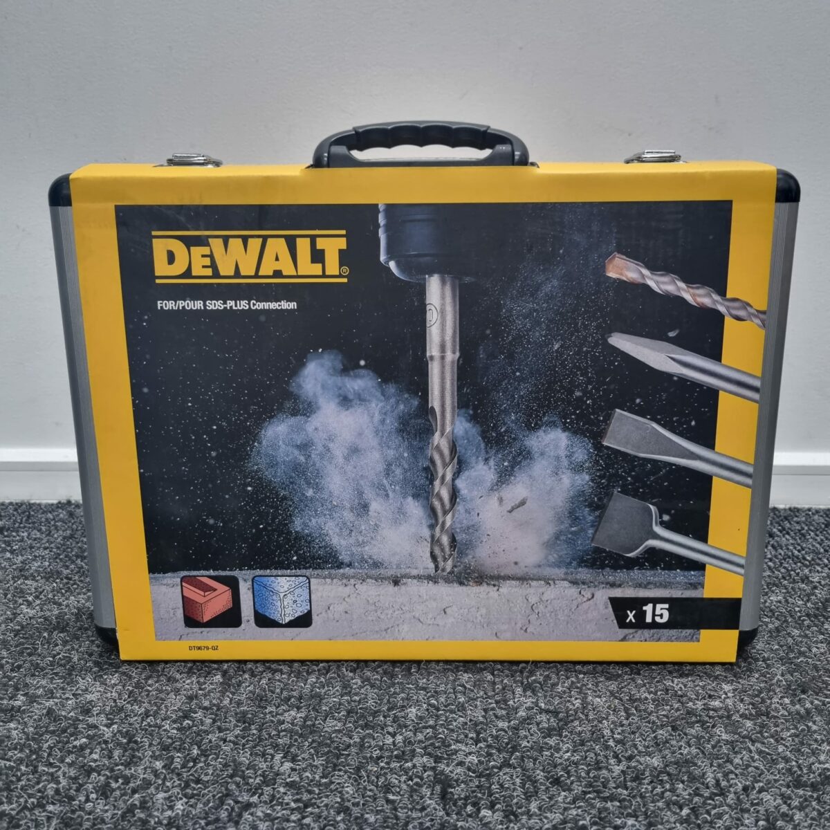 Dewalt 18v SDS+ Hammer Drill & 15pc Chisel Set - Image 5