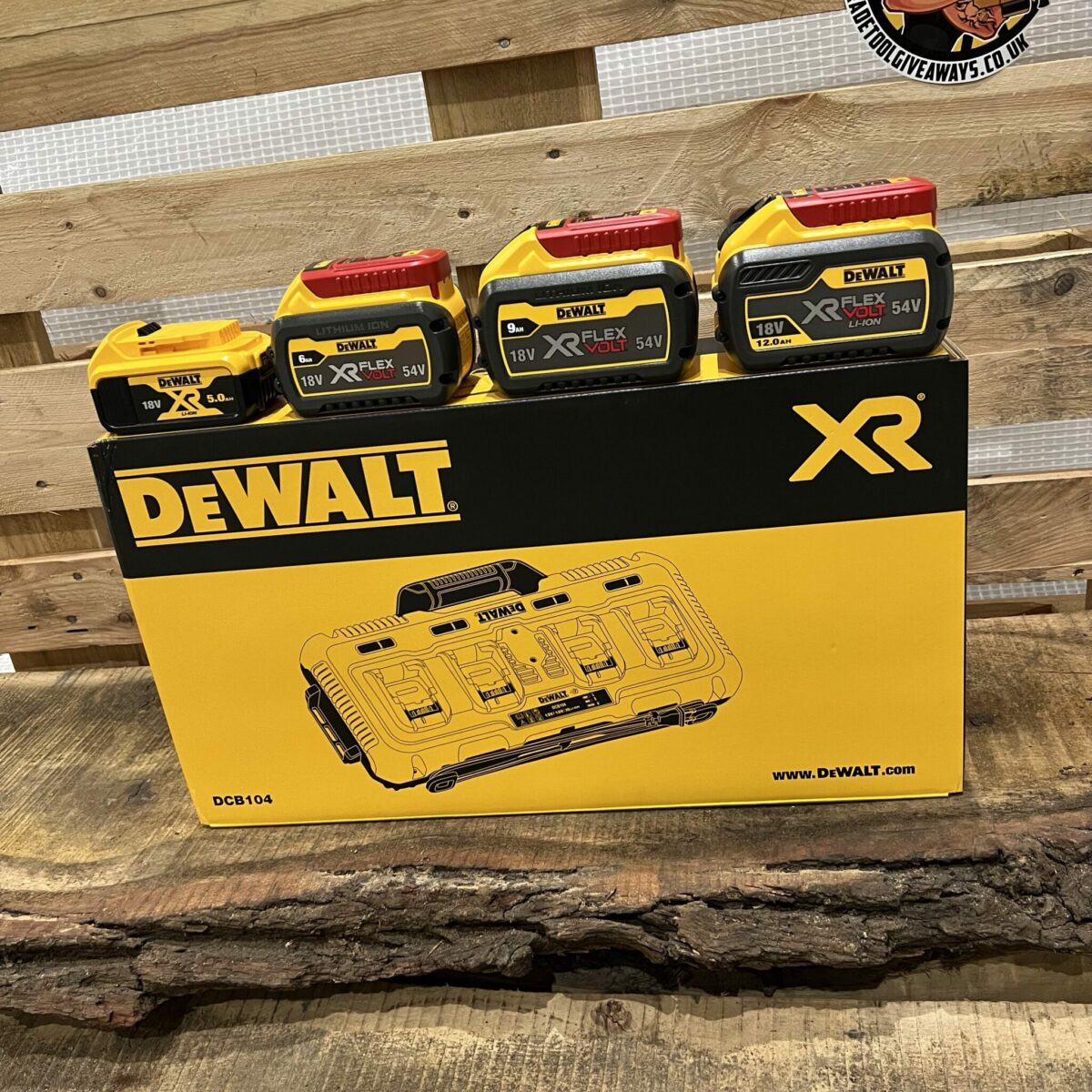 Dewalt Flexvolt Battery & Charger Bundle #2 - Image 2