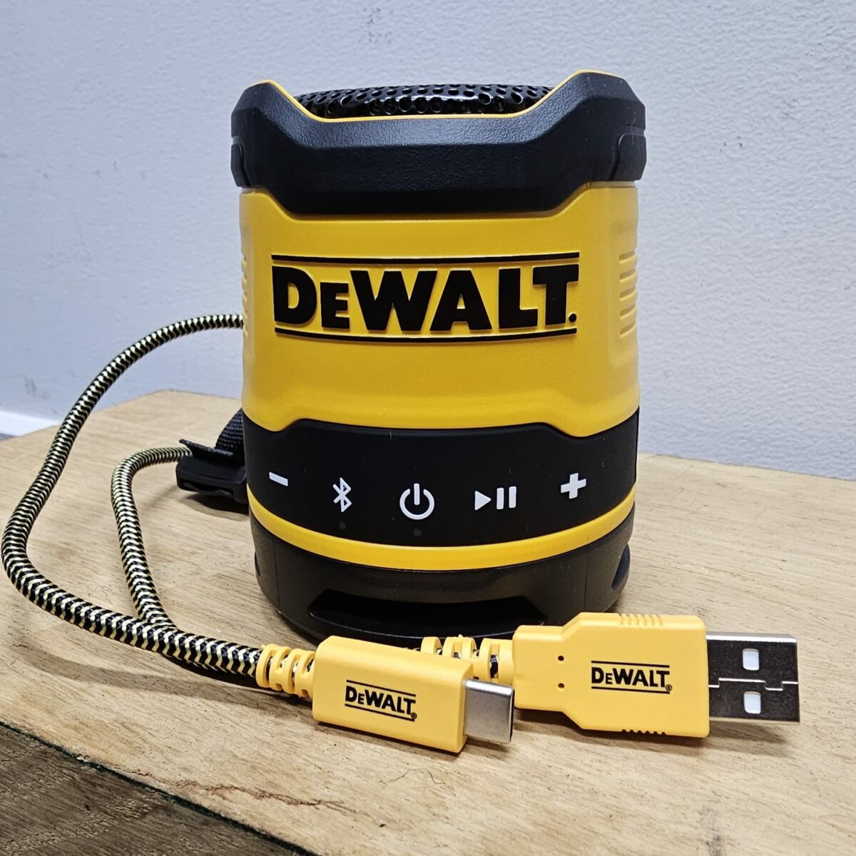 Dewalt DCR009 Rechargeable Bluetooth Speaker #7 - Image 4