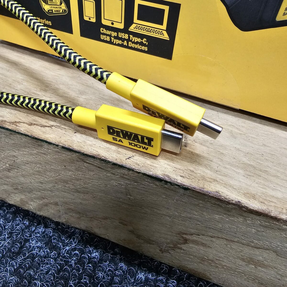 Dewalt 18v & 54v USB Power Charging Kit & Battery - Image 5
