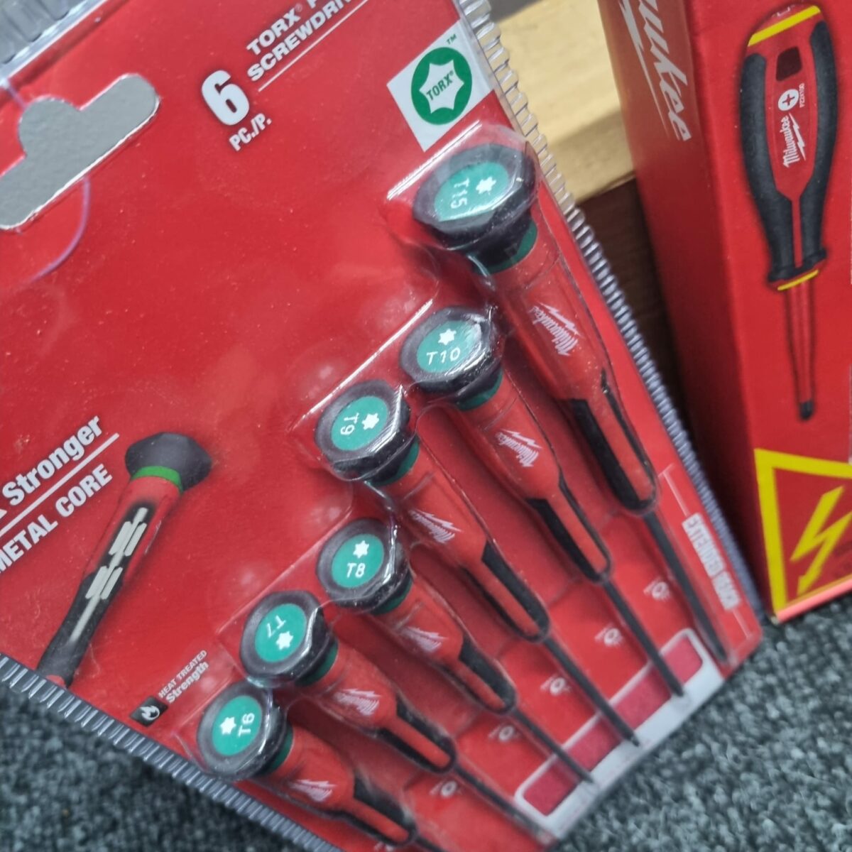 Milwaukee Screwdriver Bundle - Image 4