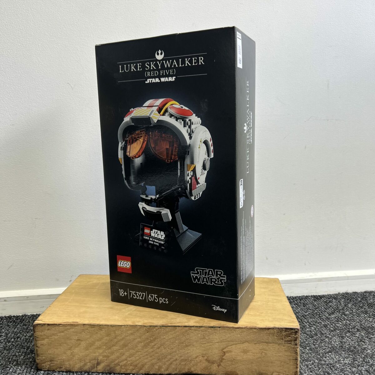 LEGO Star Wars Helmet Model Set #9 - Image 2