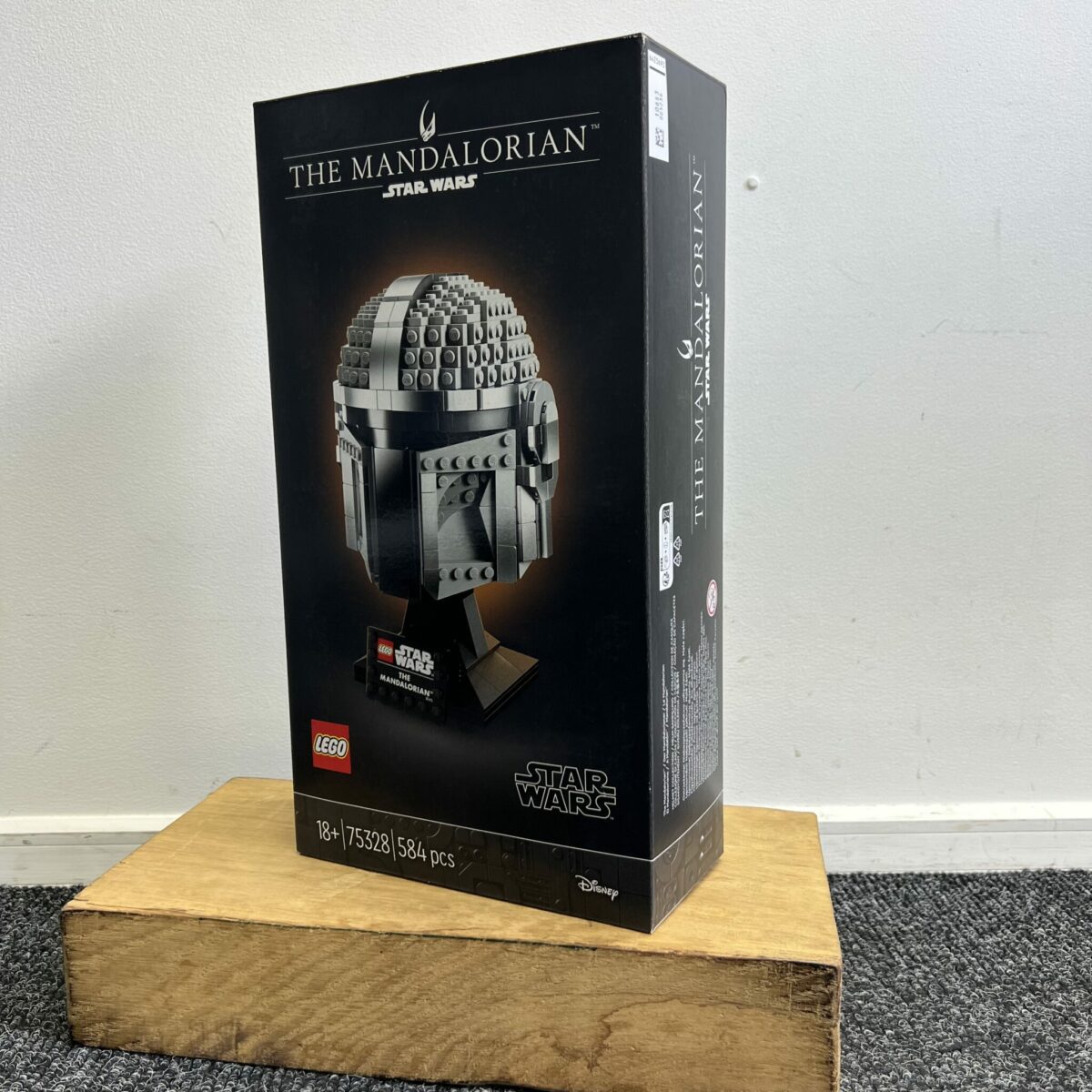LEGO Star Wars Helmet Model Set #9 - Image 3
