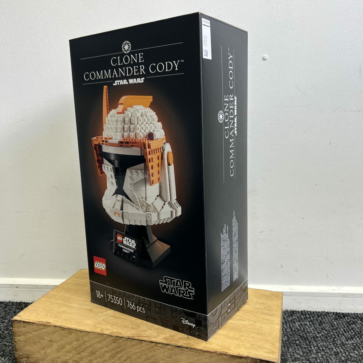 LEGO Star Wars Helmet Model Set #9 - Image 4