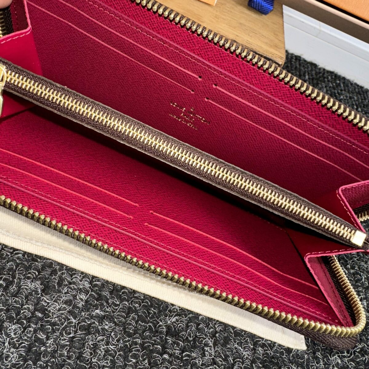 Louis Vuitton Wallet & Perfume - Image 4