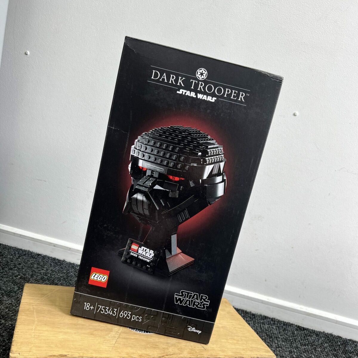 LEGO Star Wars Helmet Model Set #9 - Image 8