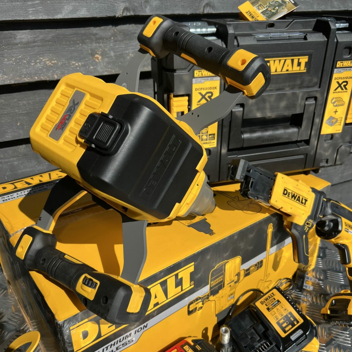 Dewalt Ultimate Drywall Kit - Image 3