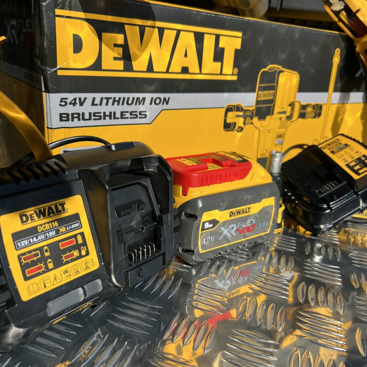 Dewalt Ultimate Drywall Kit - Image 4