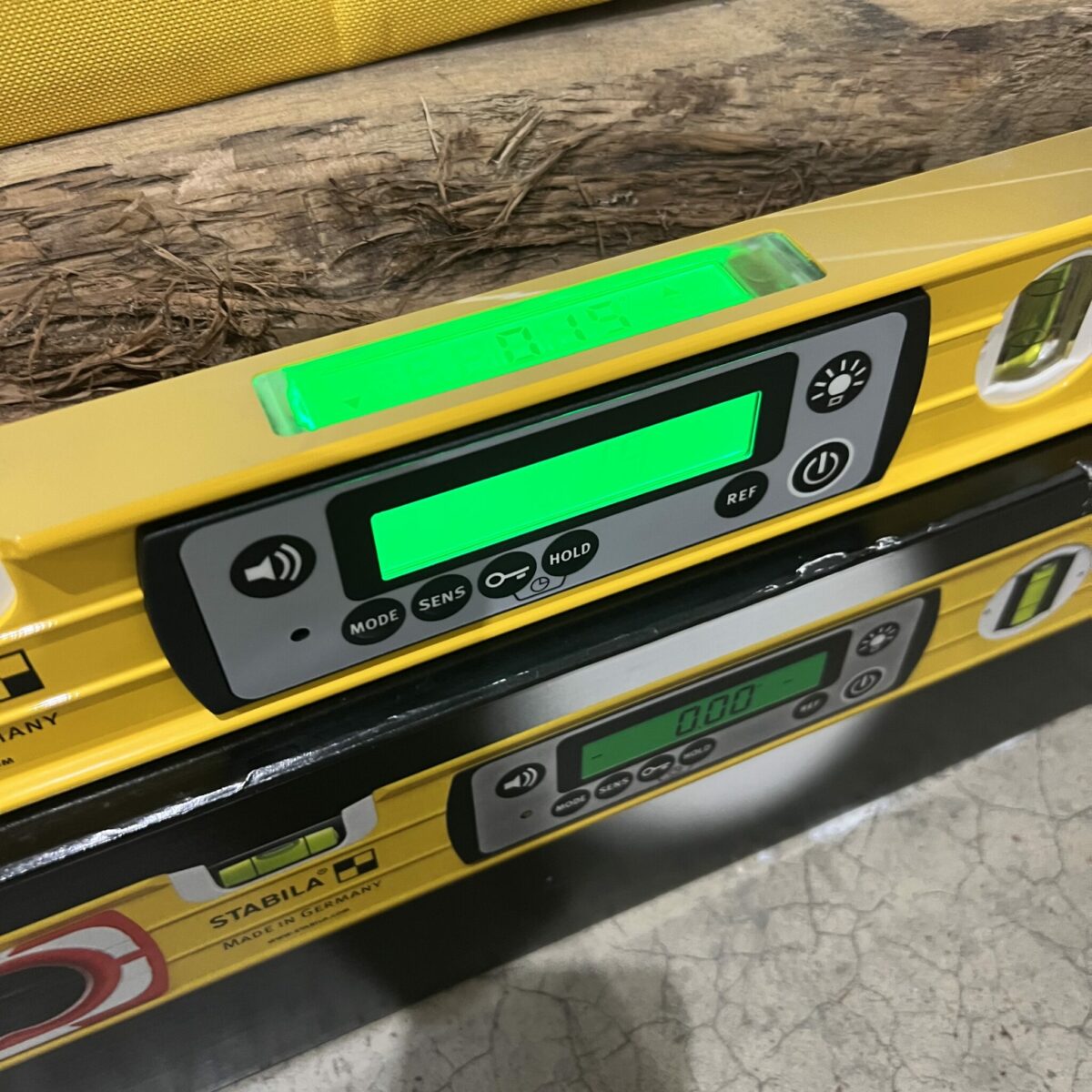 Stabila Tech Digital Spirit Level - 61cm With Case - Image 3