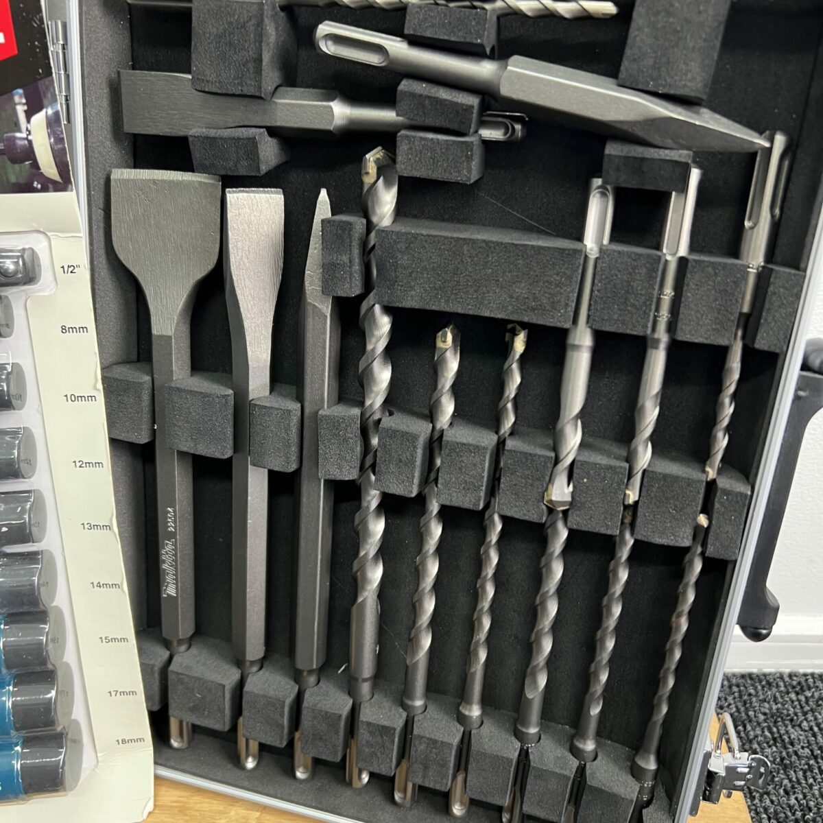 Makita Chisel, Socket & Bit Set - Image 4