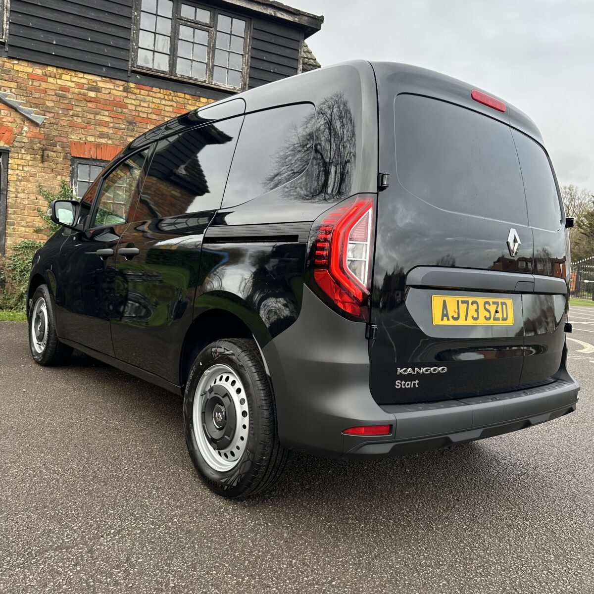 New 73 Reg Renault Trafic (1st Prize) & Renault Kangoo (2nd Prize) - Image 3