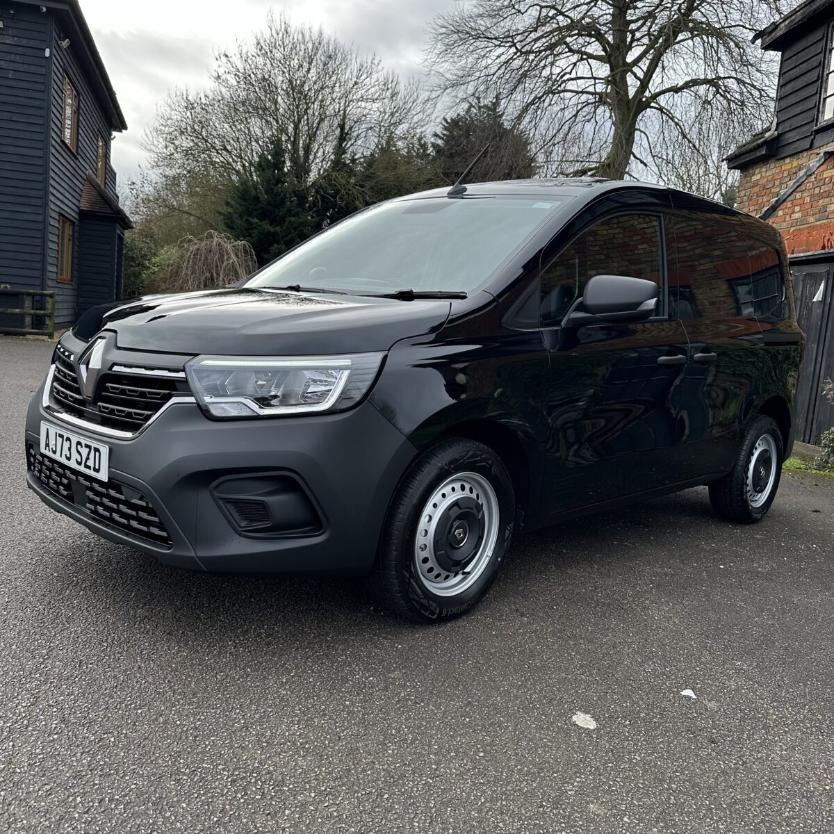 New 73 Reg Renault Trafic (1st Prize) & Renault Kangoo (2nd Prize) - Image 5