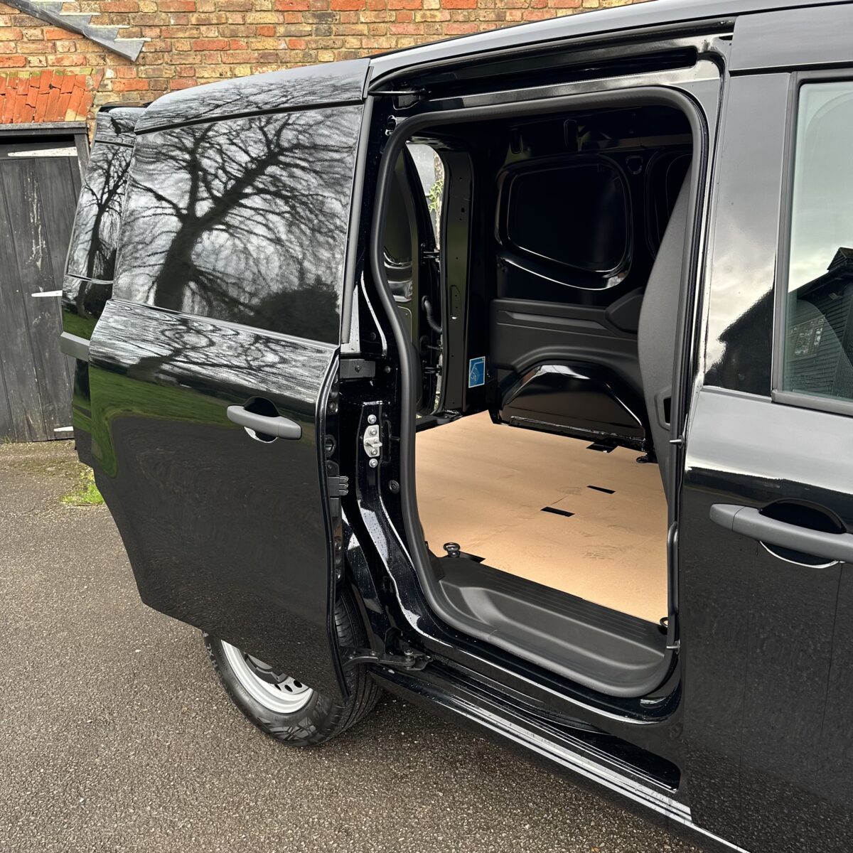 New 73 Reg Renault Trafic (1st Prize) & Renault Kangoo (2nd Prize) - Image 7