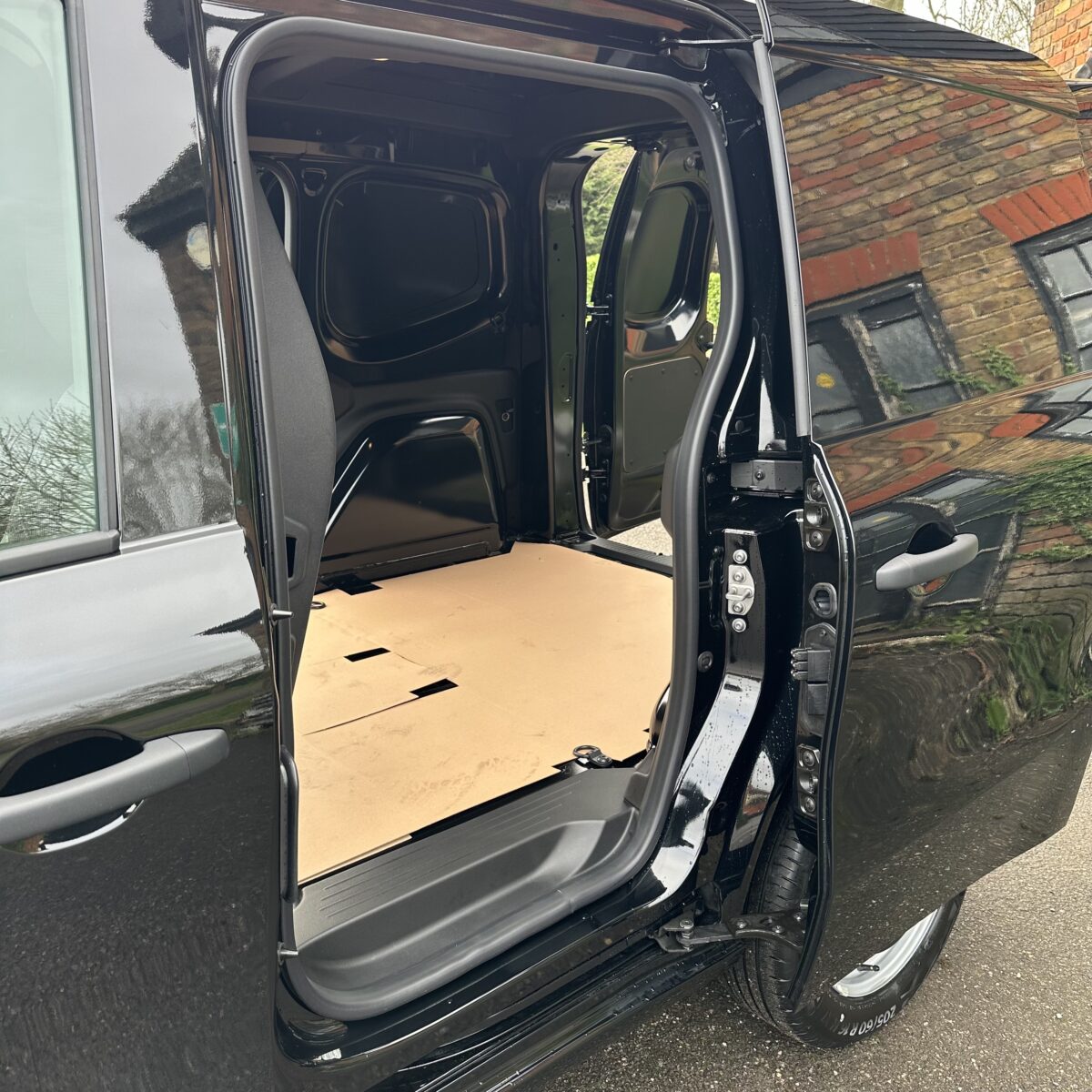 New 73 Reg Renault Trafic (1st Prize) & Renault Kangoo (2nd Prize) - Image 8