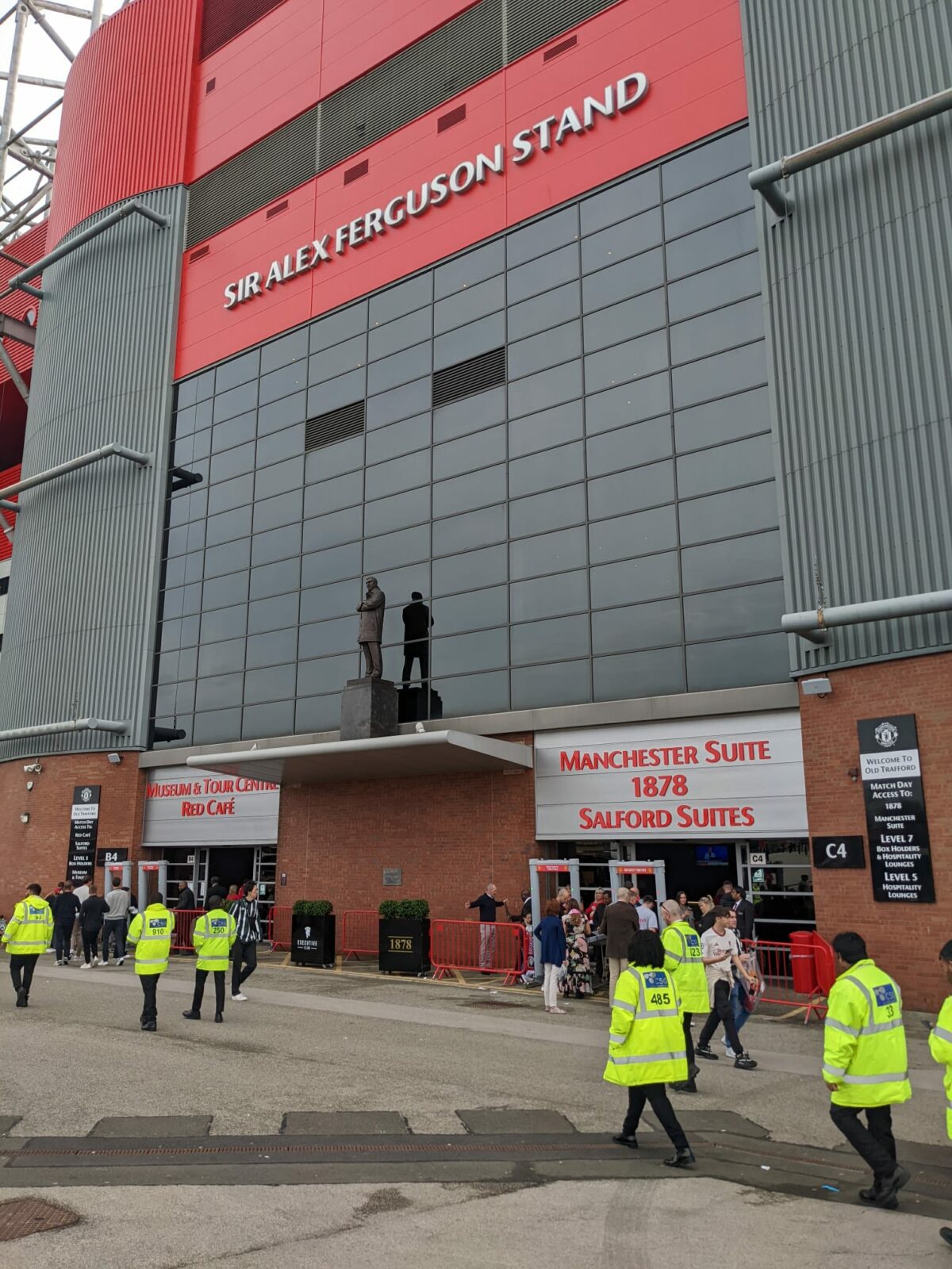 Man Utd v Liverpool - FA Cup Quarter Final - VIP Hospitality - Image 2
