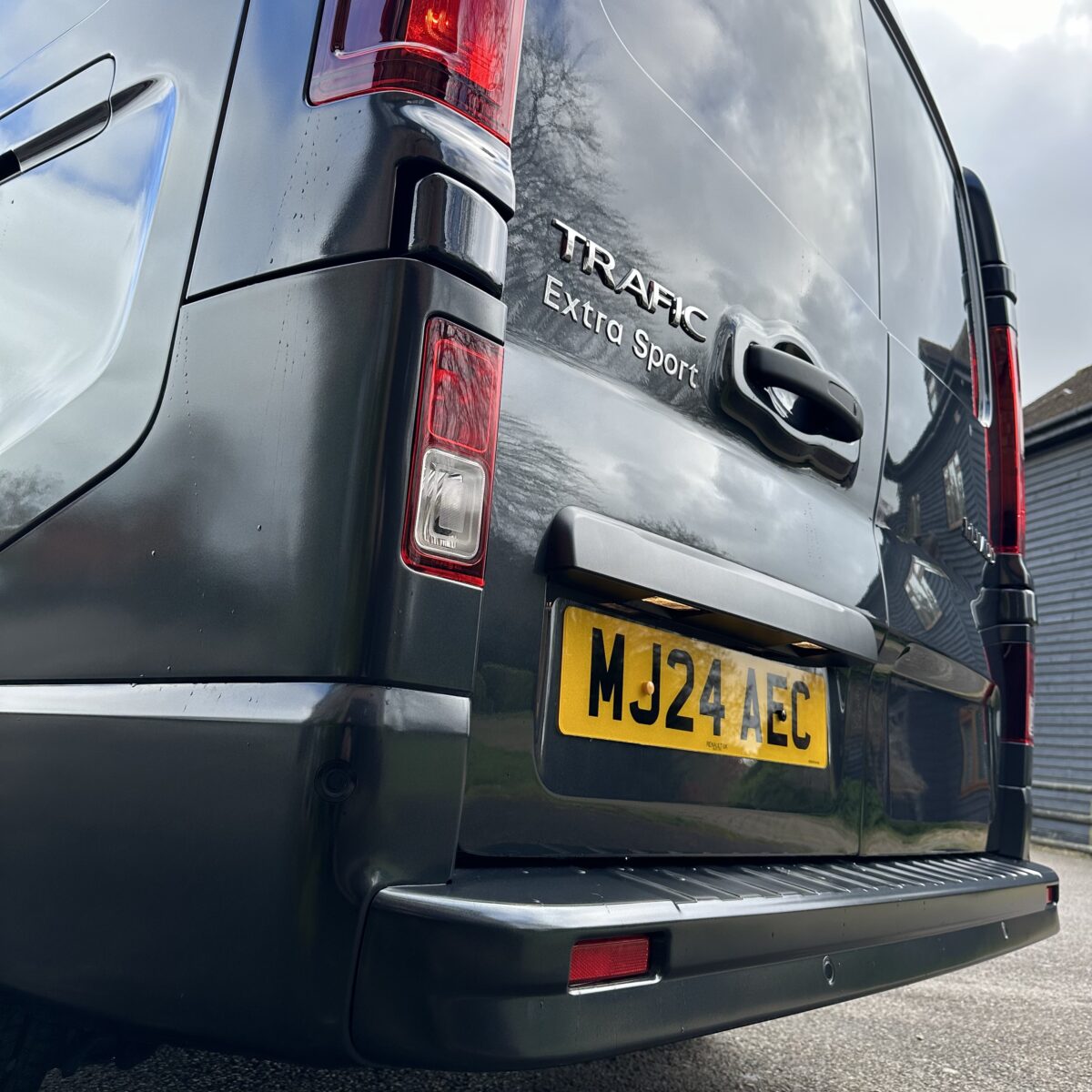 2024 Renault Trafic Crew Van + 1000 Instant Wins - Image 5