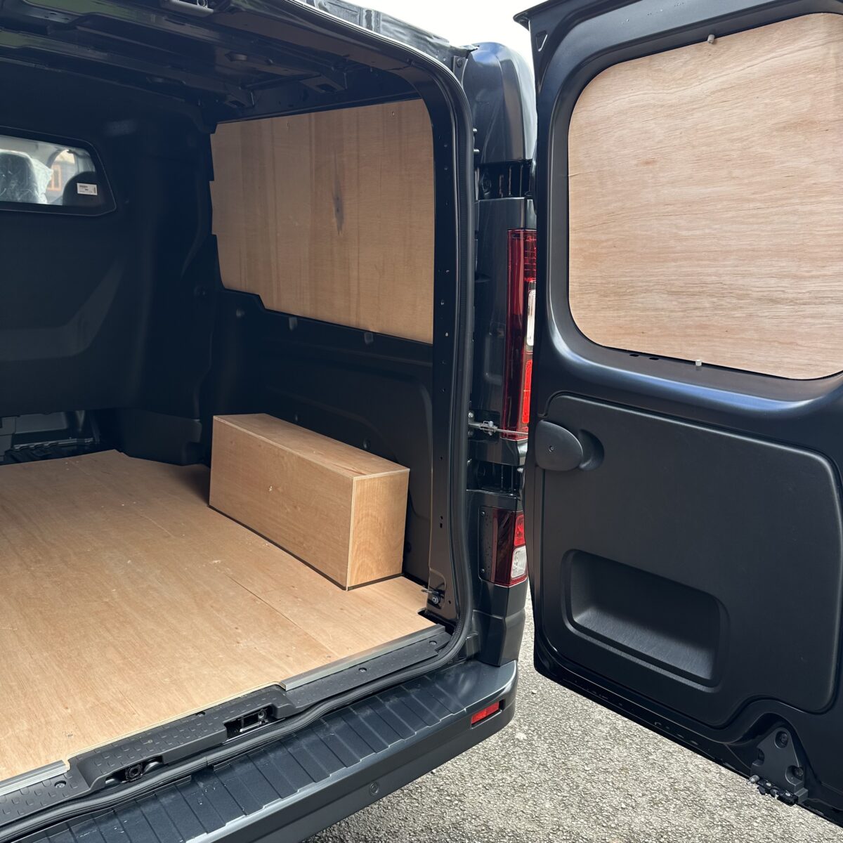 2024 Renault Trafic Crew Van + 1000 Instant Wins - Image 19