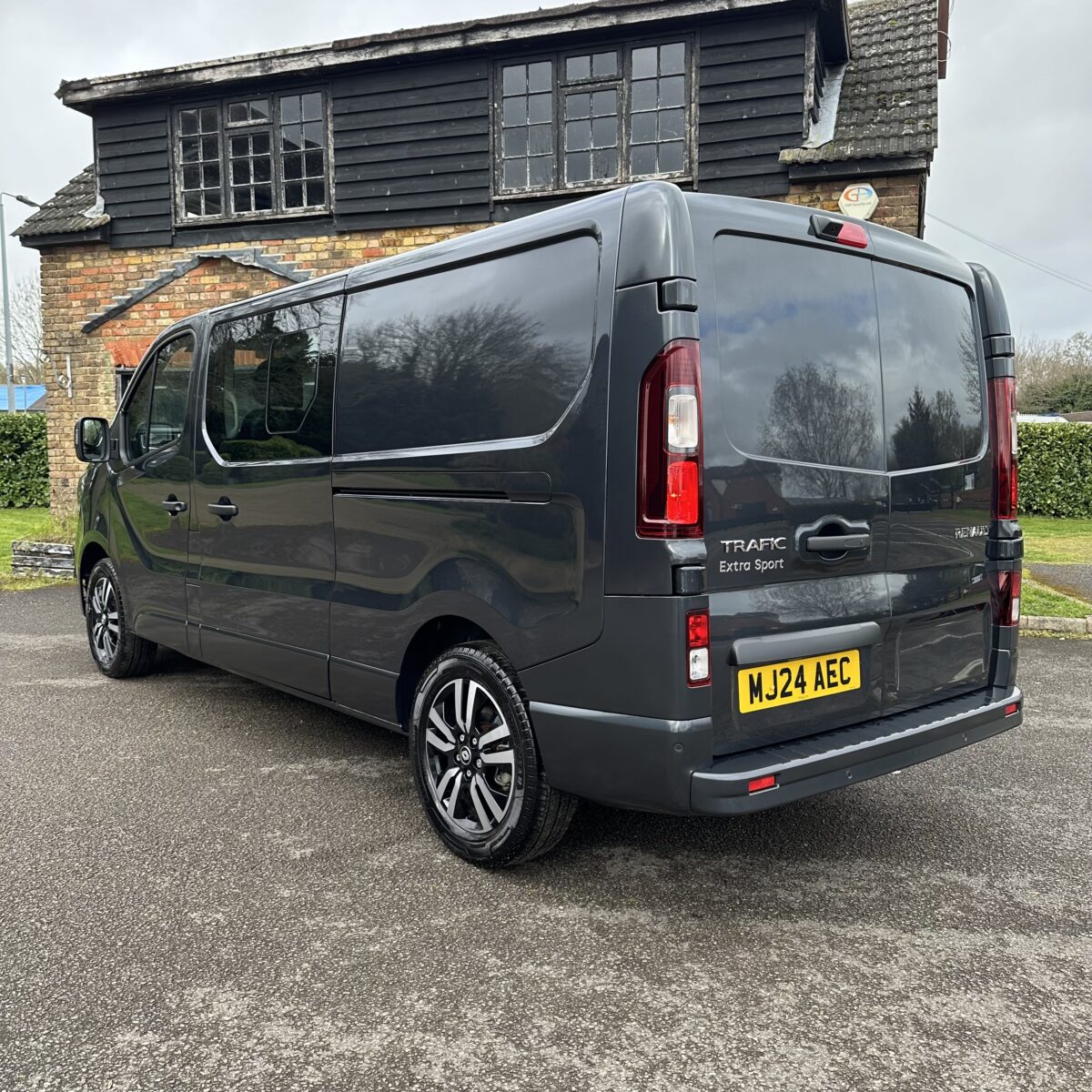 2024 Renault Trafic Crew Van + 1000 Instant Wins - Image 6