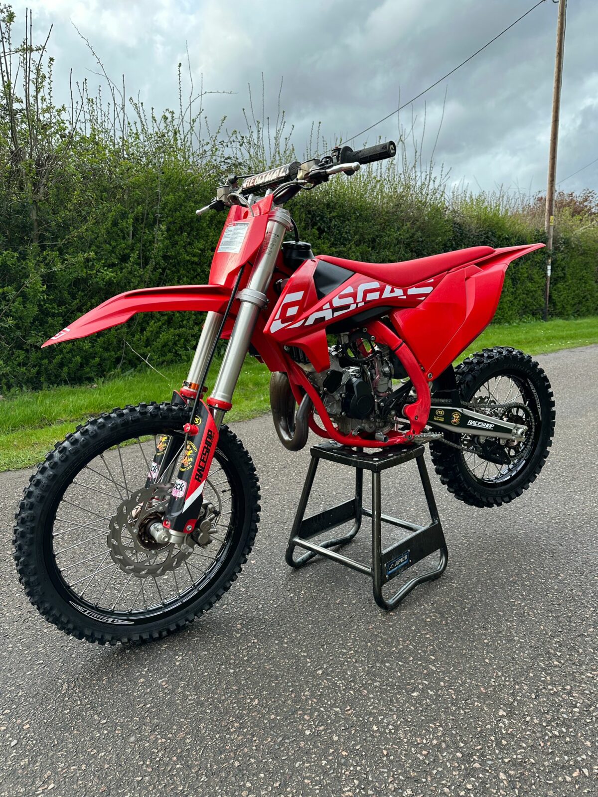 2023 GasGas MC85 Big Wheel Motocross Bike - Image 2