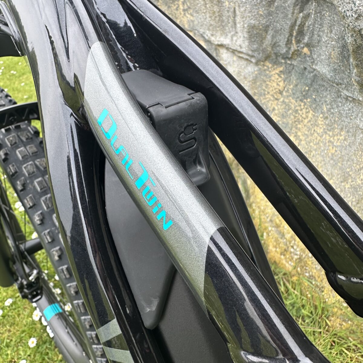 2024 Yamaha YDX-MORO 07 Electric Bike - Image 9