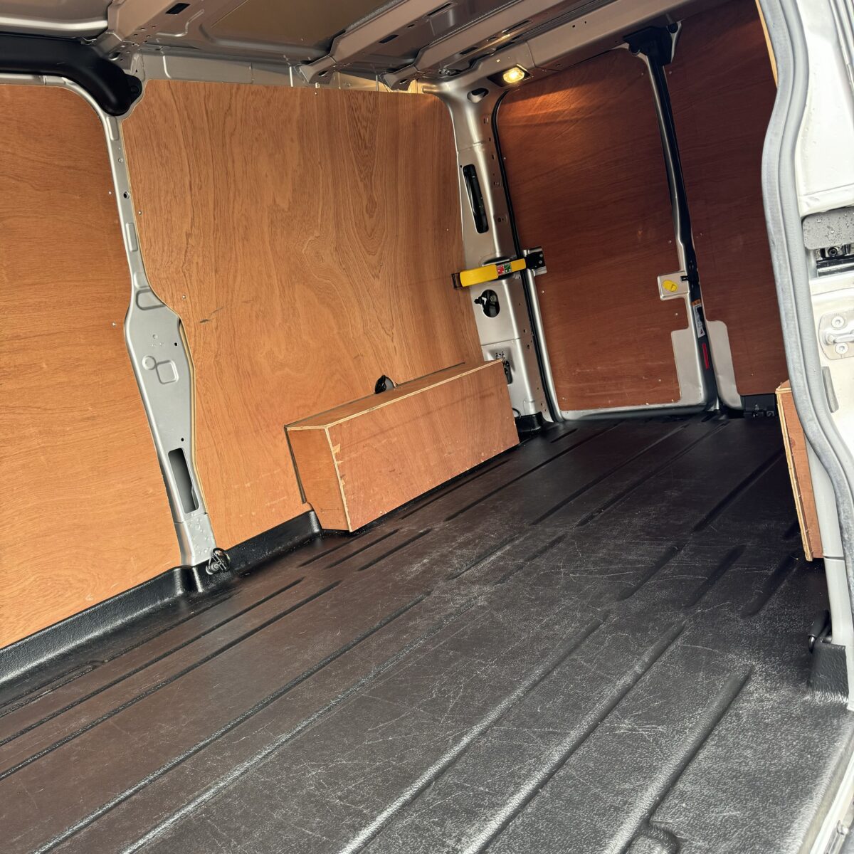 2022 Ford Transit Custom 2.0 EcoBlue Trail Van - Image 11