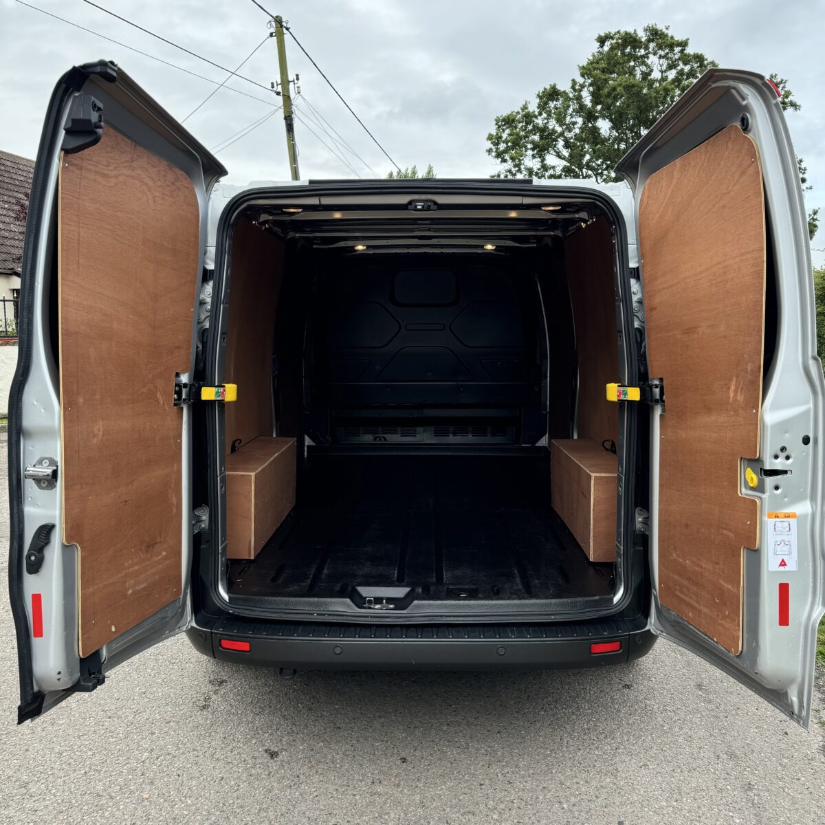 2022 Ford Transit Custom 2.0 EcoBlue Trail Van - Image 10