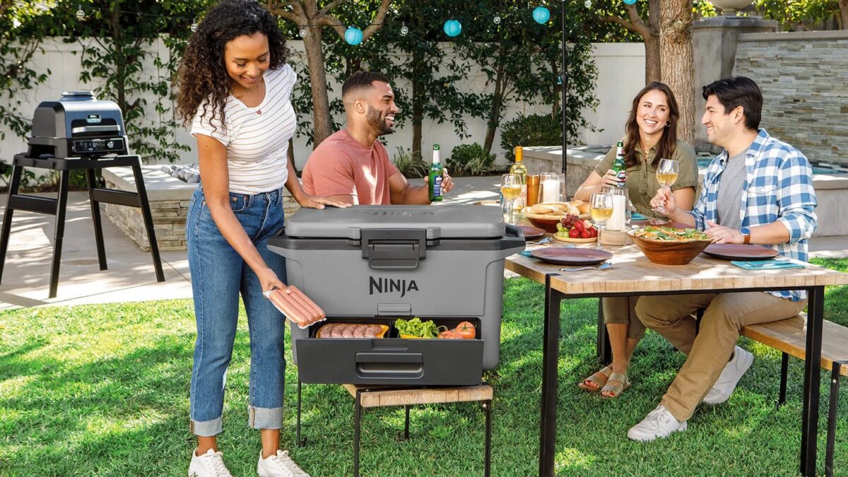 Ninja FrostVault 47L Hard Cooler & FREE Thirsti Bottle #2 - Image 6