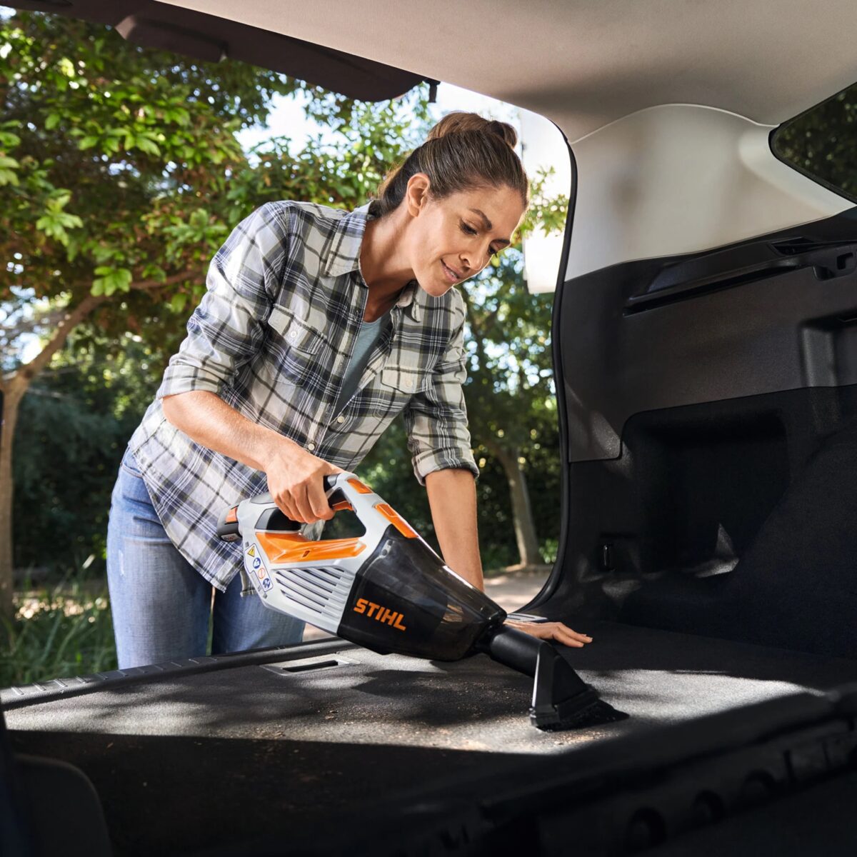 Stihl SEA 20 Cordless Hand Vacuum - Image 2