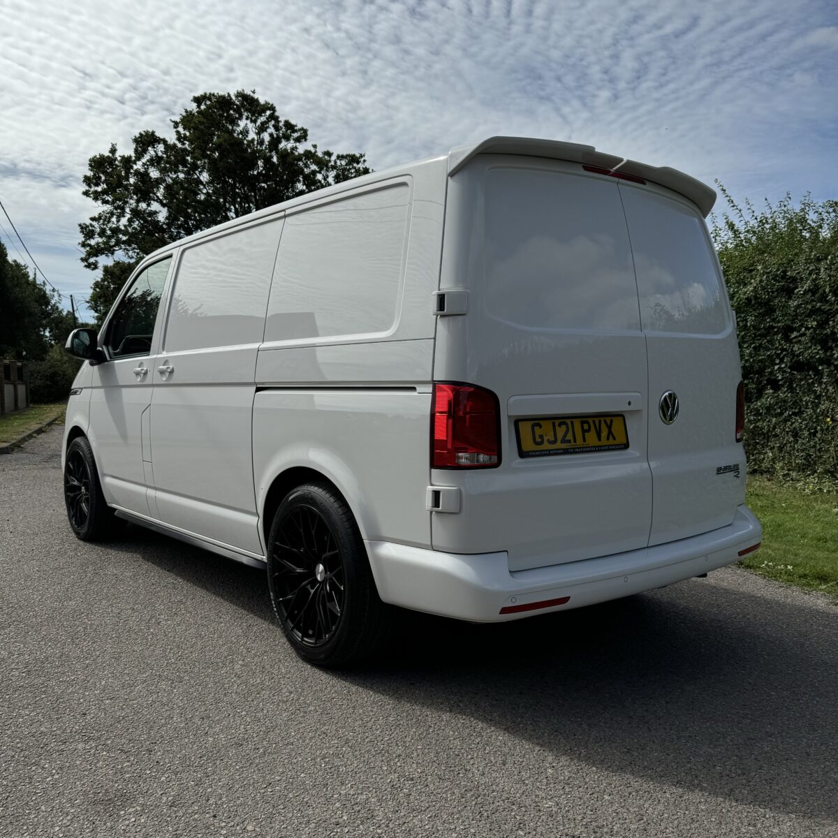 2021 VW Transporter Sportline Edition R - Image 6