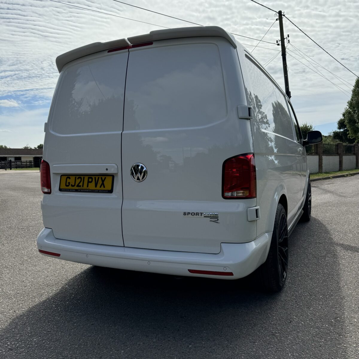 2021 VW Transporter Sportline Edition R - Image 7