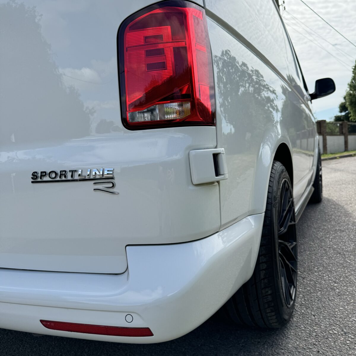 2021 VW Transporter Sportline Edition R - Image 8
