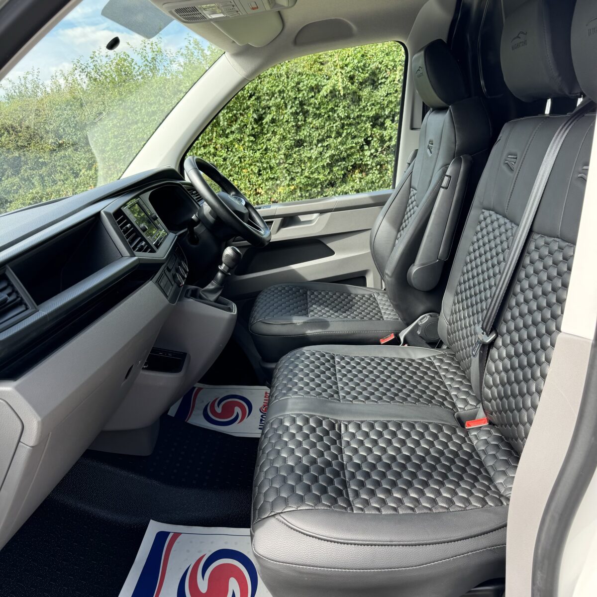 2021 VW Transporter Sportline Edition R - Image 12