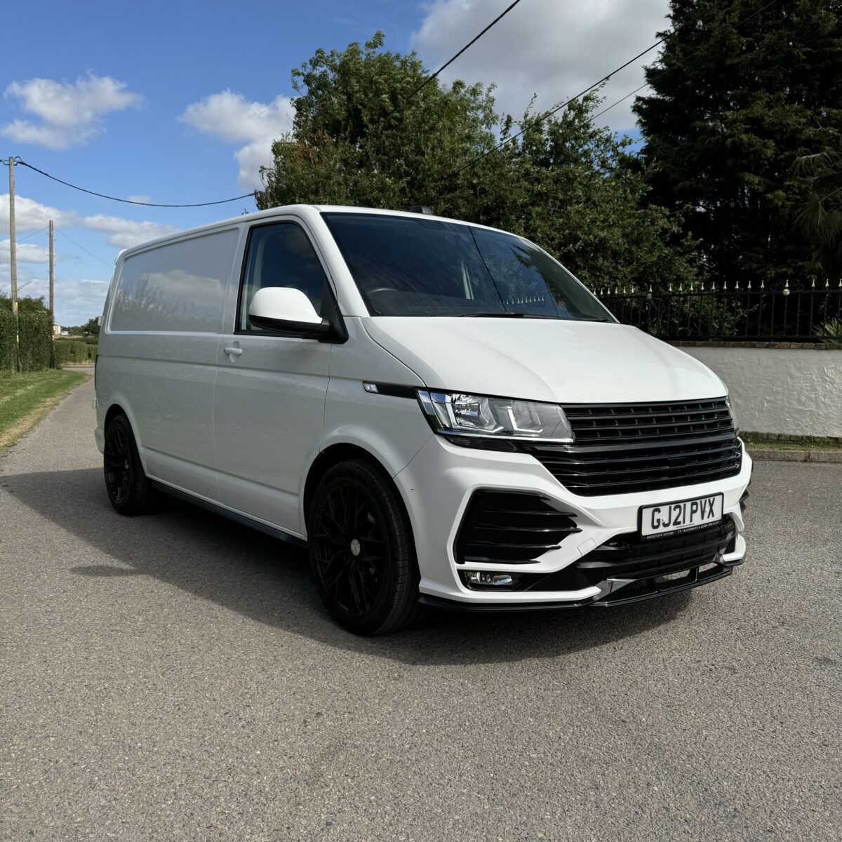 2021 VW Transporter Sportline Edition R - Image 13