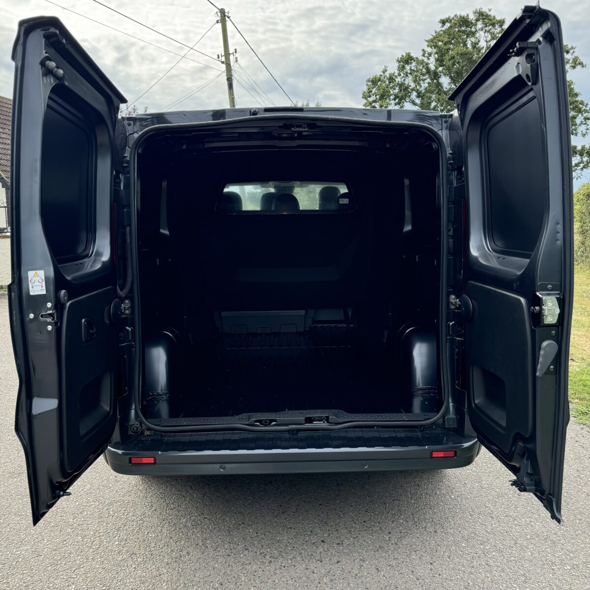 New 2024 Renault Trafic Crew Van Main Prize + 750 Instant Wins - Image 8