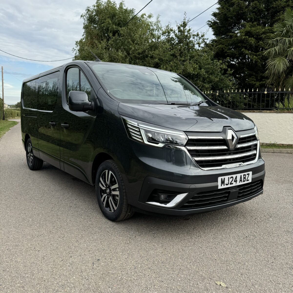New 2024 Renault Trafic Crew Van Main Prize + 750 Instant Wins - Image 6