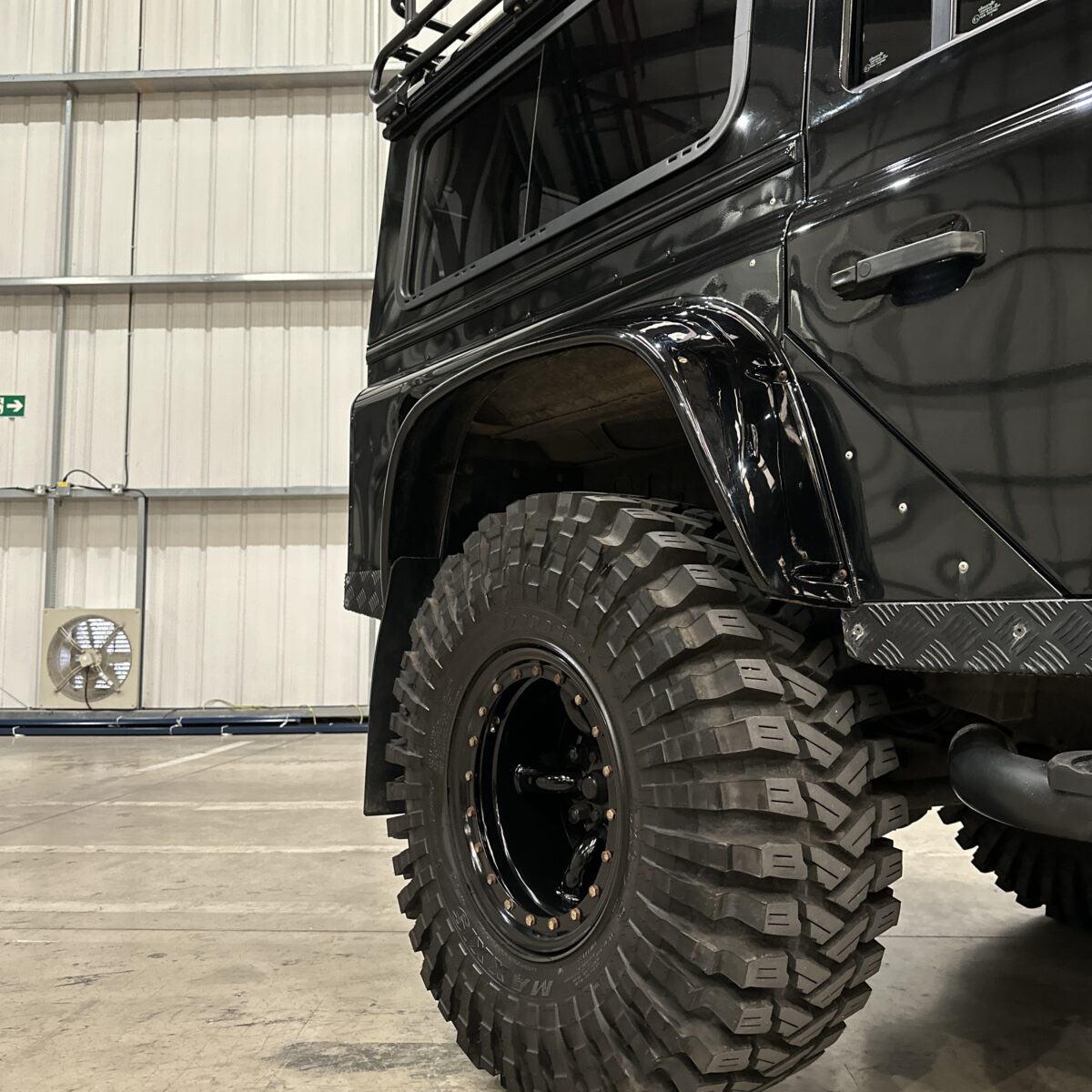 Land Rover Defender 110 2.2 XS TD D/C 4WD - Top Spec - Image 17