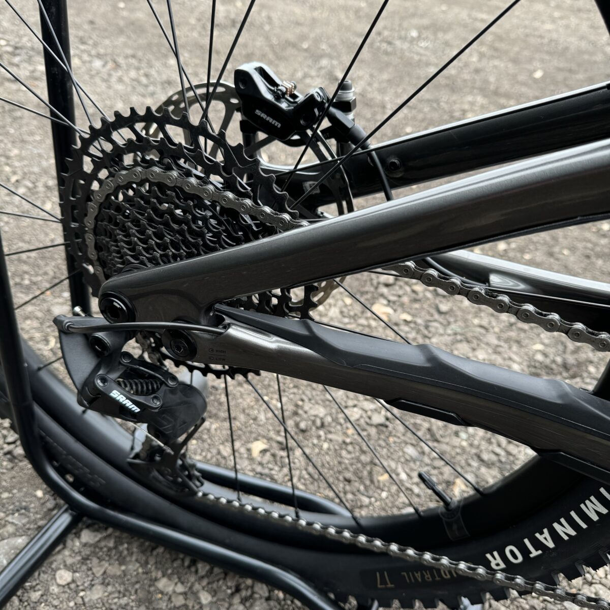 Specialized Turbo Levo Carbon Smoke/Black Electric Bike - Image 16