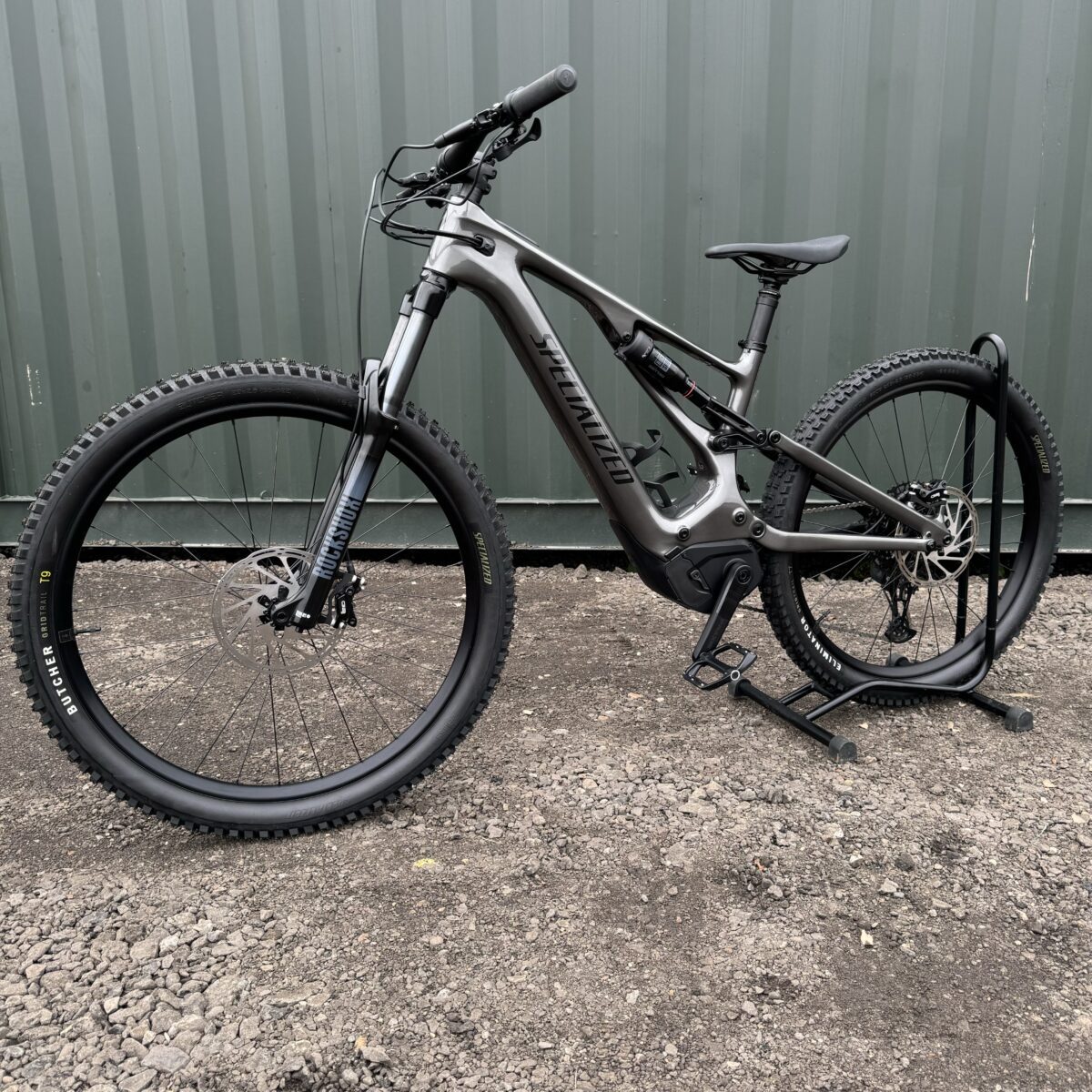 Specialized Turbo Levo Carbon Smoke/Black Electric Bike - Image 11