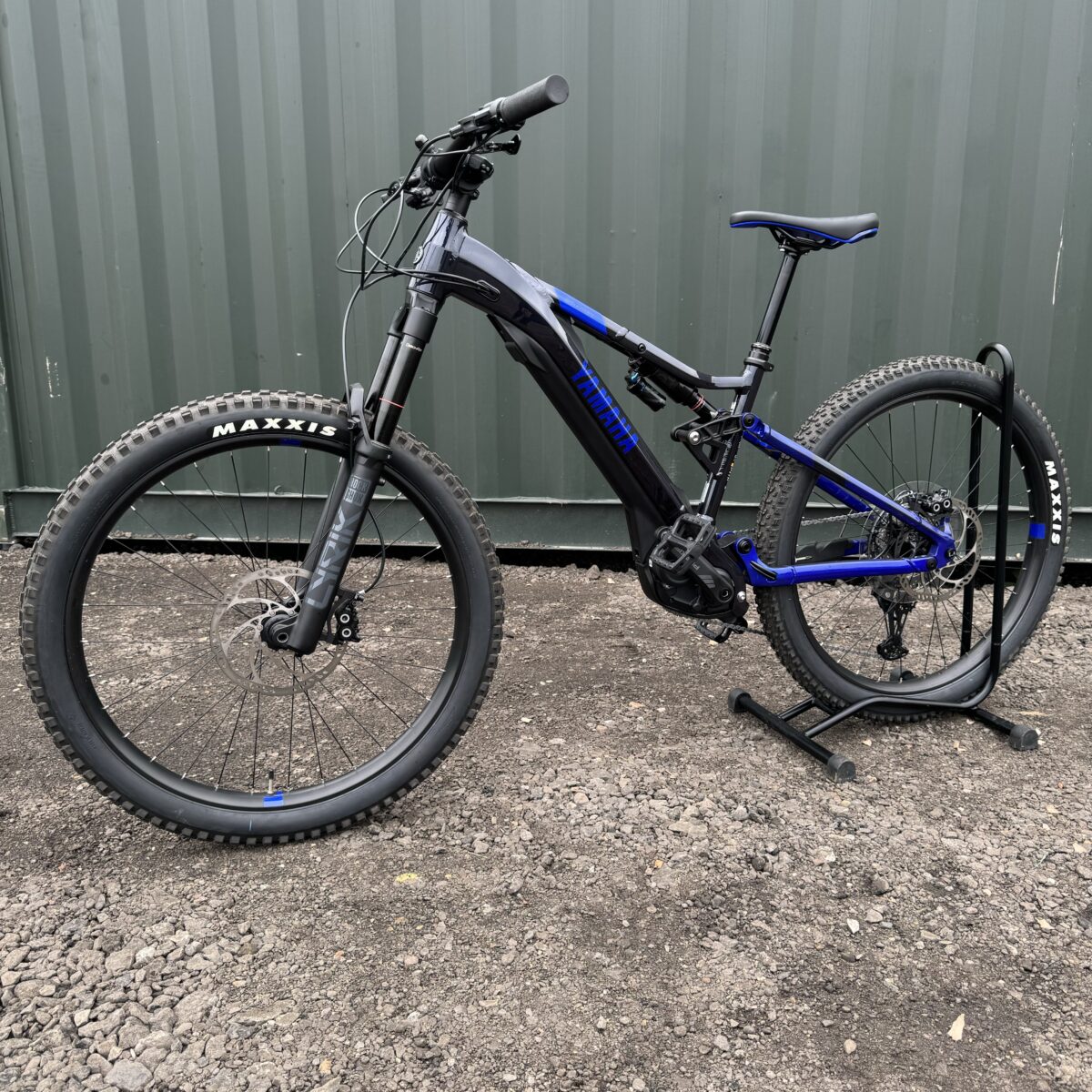 2024 Yamaha YDX-MORO 07 Electric Bike Black/Blue #2 - Image 4