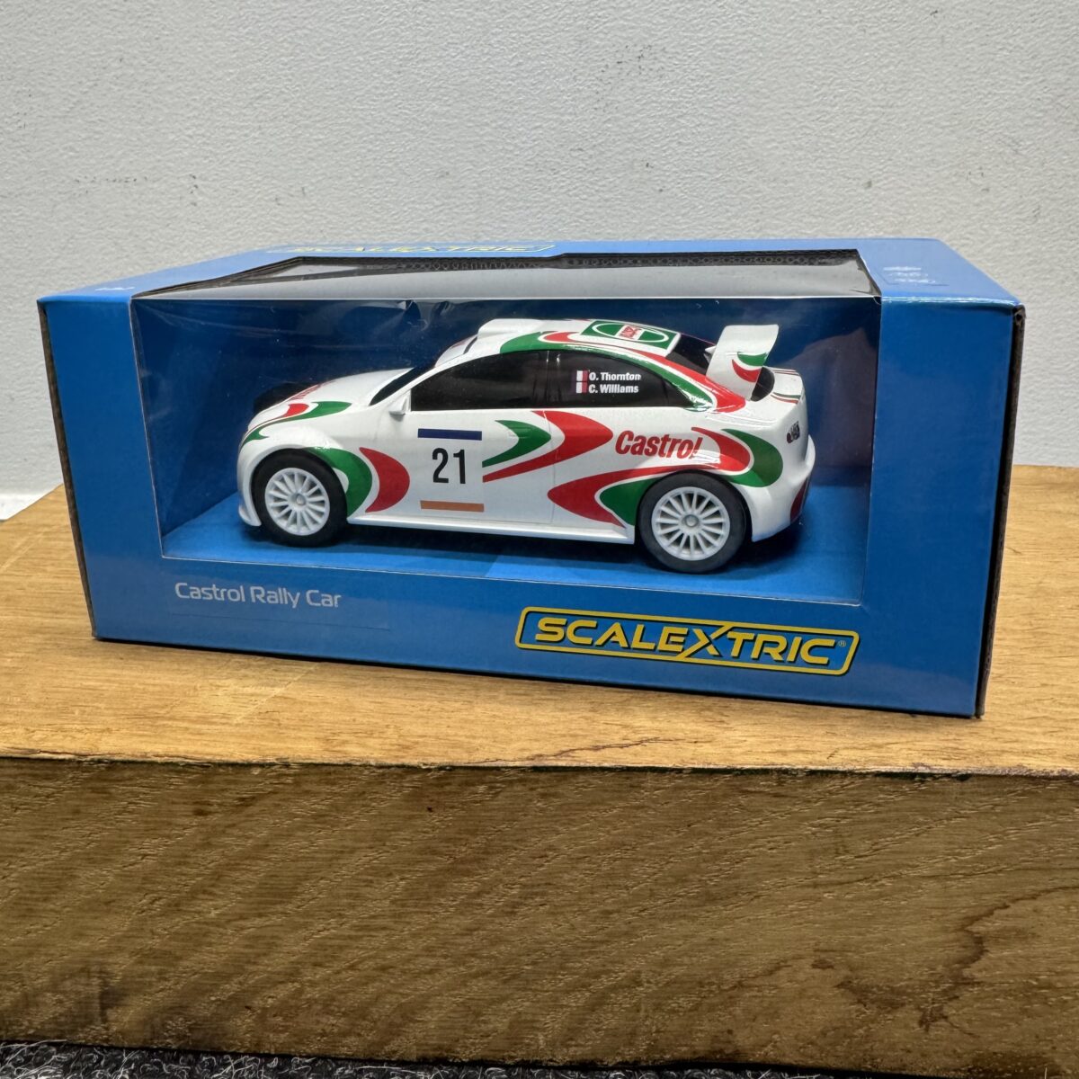 1980s Super Sierras Retro Scalextric Set + 3 Bonus Cars - Image 4