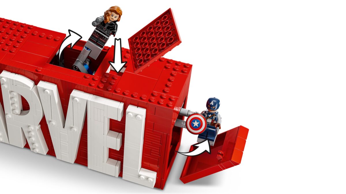 Lego Marvel Logo & Minifigures Set - Image 6
