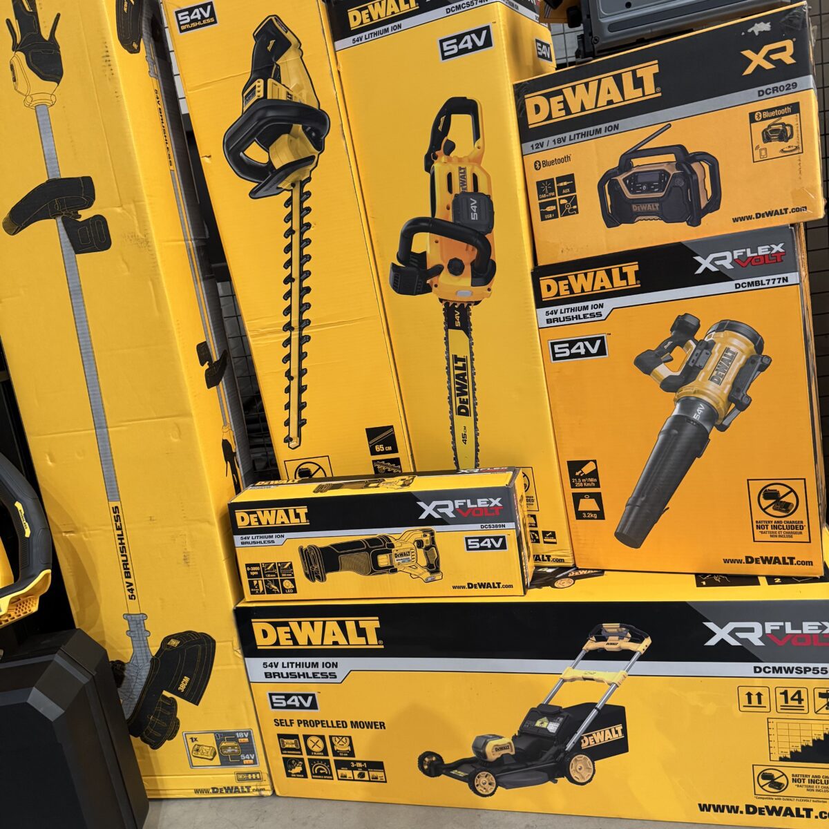 Massive Dewalt Flexvolt Bundle or £5k - Image 4