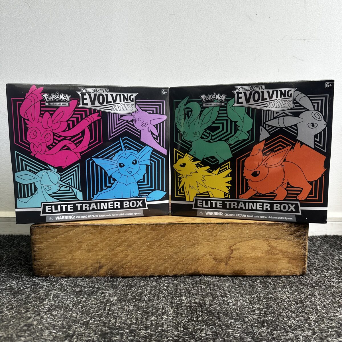 Pokémon TCG: 2 x Evolving Skies ETB's - Win Both Artwork Boxes - Image 2