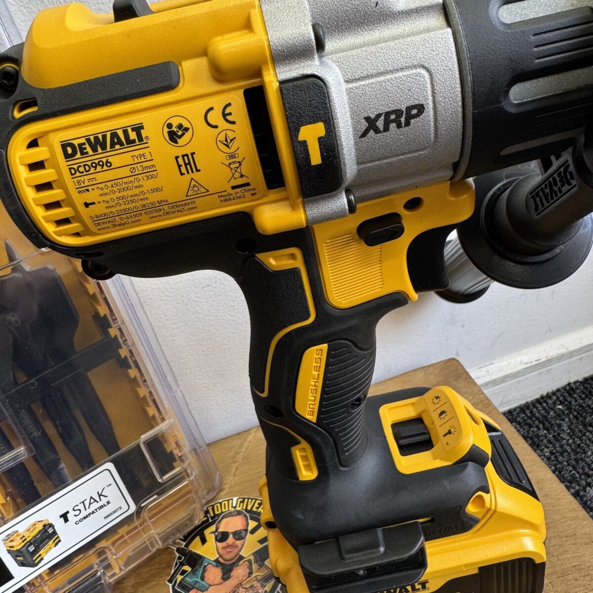 Dewalt DCD996 Combi Drill Kit & Extreme Wood Bits - Image 5