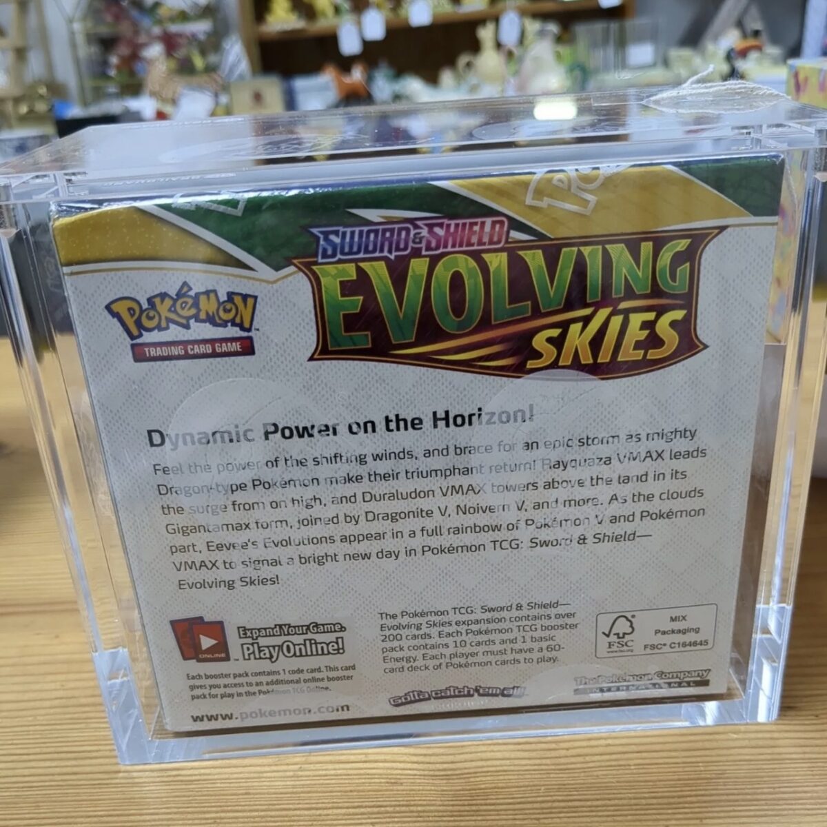Pokémon TCG: Sword & Shield - Evolving Skies Booster Box (36 Packs) In Acrylic Case - Image 4